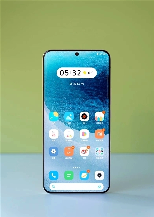 对标iPhone 15 Pro！小米14 Pro搭载2K国产微曲屏 用上钛合金