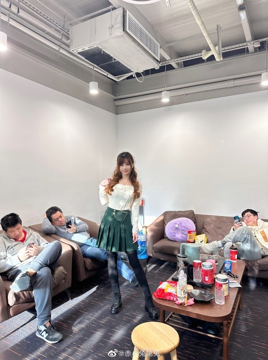 《星际争霸2》世界冠军李培楠回国:黄旭东等为其接风