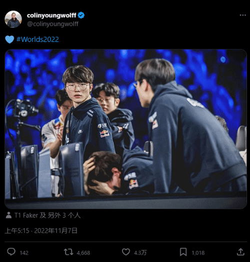 T1战胜JDG后 Faker摇头拒绝摄影师做弱爆Pose