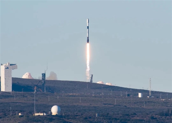 SpaceX猎鹰最特殊的一次发射：人体骨灰上天