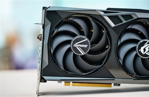 独特磁吸智屏！七彩虹iGame RTX 4070 Vulcan OC显卡图赏