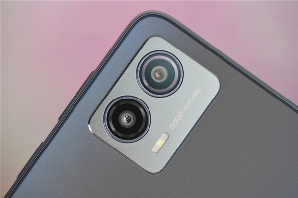 5000大电池+120Hz屏 899元联想moto G53图赏