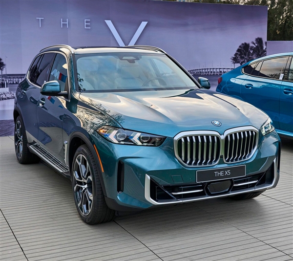 最受欢迎的豪华中大型SUV 新款宝马X5实车亮相:国产必卖爆