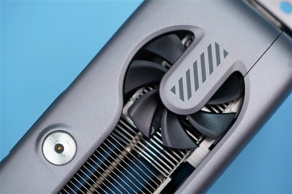 罕见5风扇设计!铭瑄RTX 4070 Ti MGG OC12G显卡图赏