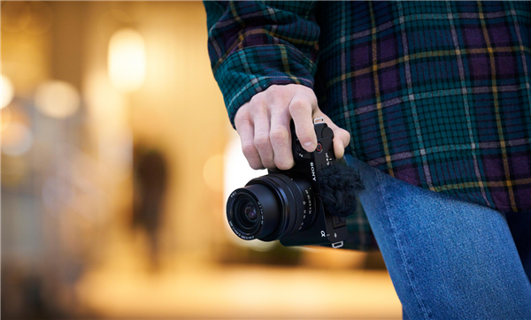 世界最小、最轻全画幅vlog相机 索尼ZV-E1发布:15499元起