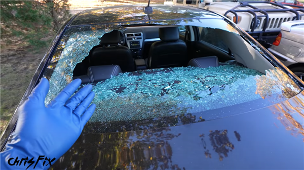 卖给中国人的车 连玻璃都减配？