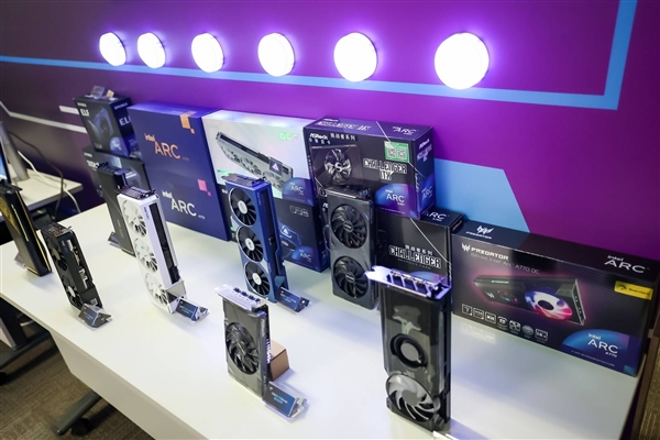 原来 Intel Arc锐炫显卡才是真正的战未来!我们需要这条“鲶鱼”