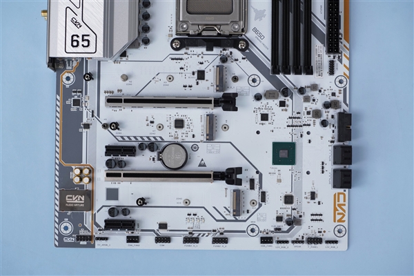 白色攒机首先!七彩虹CVN B650 GAMING FROZEN V14主板图赏
