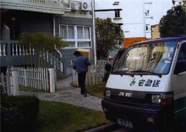 中国快递卷了15年:死死困住了一个50岁的老快递员