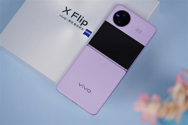 3英寸最大外屏!小折叠vivo X Flip图赏