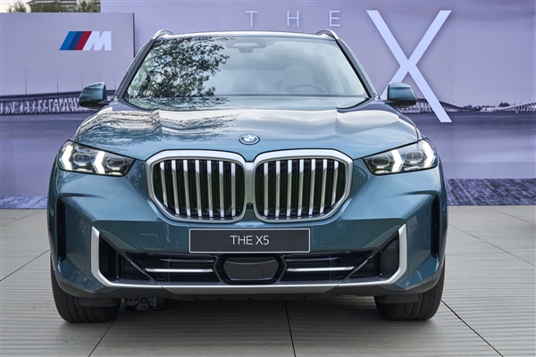 最受欢迎的豪华中大型SUV 新款宝马X5实车亮相:国产必卖爆