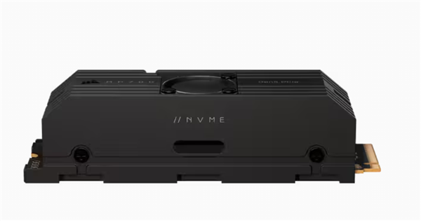 性能残血还带风扇 海盗船PCIe 5.0硬盘开卖：性价比竟然很高