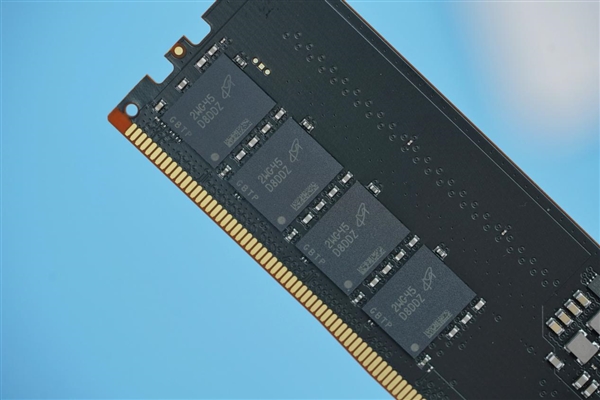 美光原厂颗粒!英睿达DDR5-5600 16GB×2内存图赏