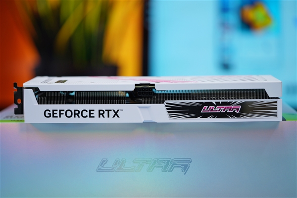 高颜值波普风！七彩虹RTX 4060 Ti Ultra W OC显卡图赏