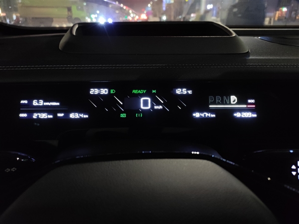 上班一周不用充电 比油车少花70元!哪吒S用车成本秒杀燃油车