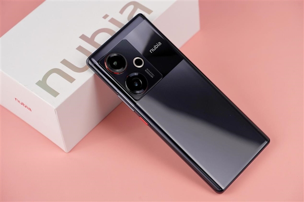 二代骁龙8只要2999元！nubia Z50图赏：一体双曲影像旗舰