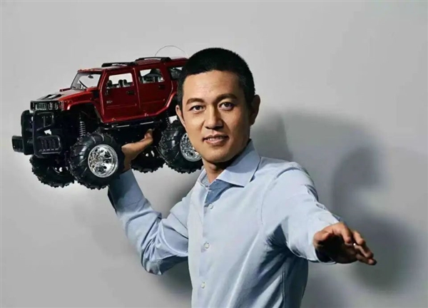 李斌罕见强硬回击用户:给不了补偿权益 骂我都接受