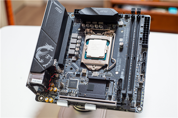 不到2000 DIY一台性能爆棚的私人NAS+定制群晖引导