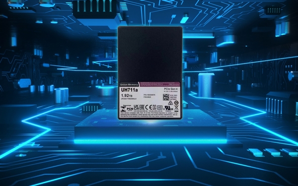 7.4GB/s速度 忆联发布数据中心级SSD：ES.3版容量超15TB