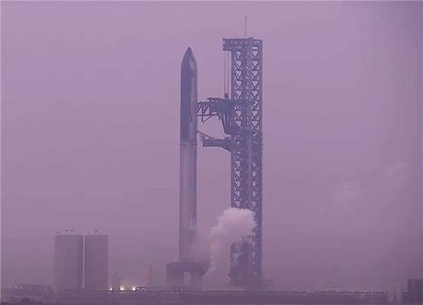 星舰今晚又烧破了 但马斯克说这是史诗级成功