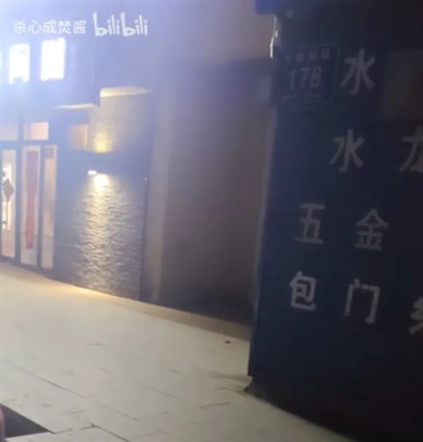你相信吗?每天都有10多万人 学习流浪汉的生存技巧