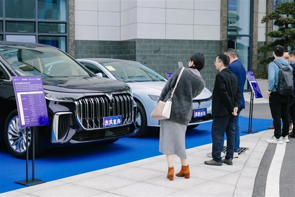 核心部件100%国产!东风新一代商乘通用氢燃料电池产品完成
