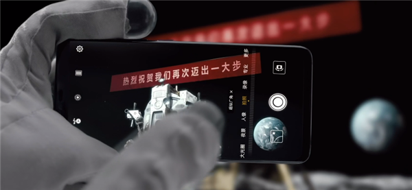 华为神脑洞广告又来了：Mate50系列成新一代“救世主”
