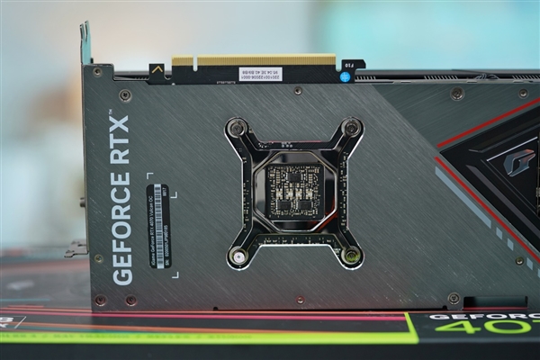 独特磁吸智屏！七彩虹iGame RTX 4070 Vulcan OC显卡图赏