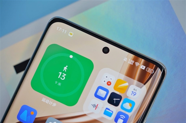 6400万大底潜望长焦!OPPO Reno 10+图赏