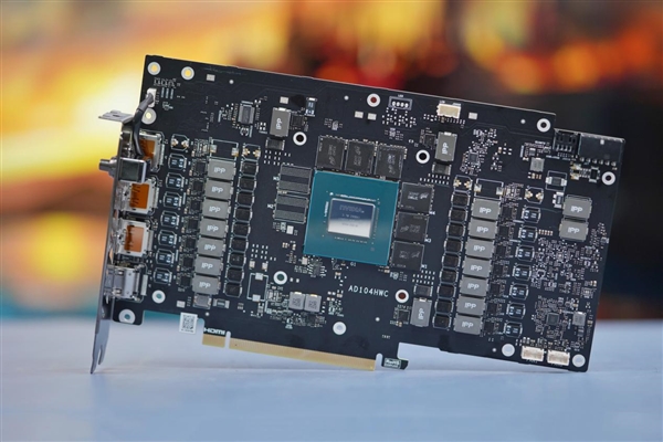 独特磁吸智屏！七彩虹iGame RTX 4070 Vulcan OC显卡图赏