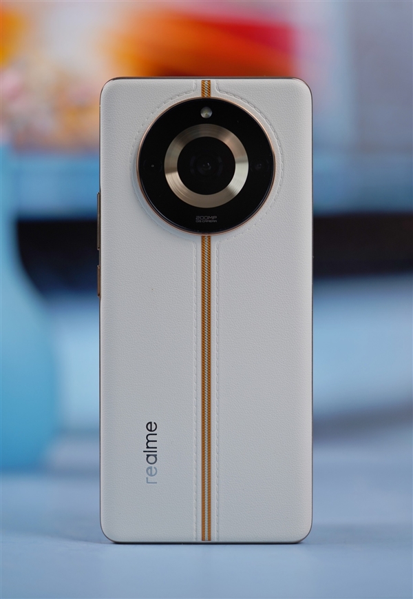 首发2亿单镜变焦相机!真我11 Pro+图赏
