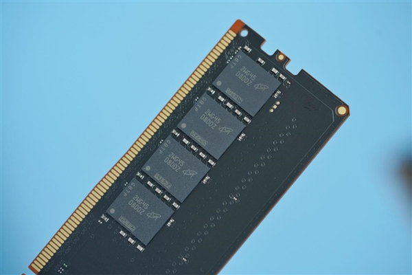 美光原厂颗粒!英睿达DDR5-5600 16GB×2内存图赏