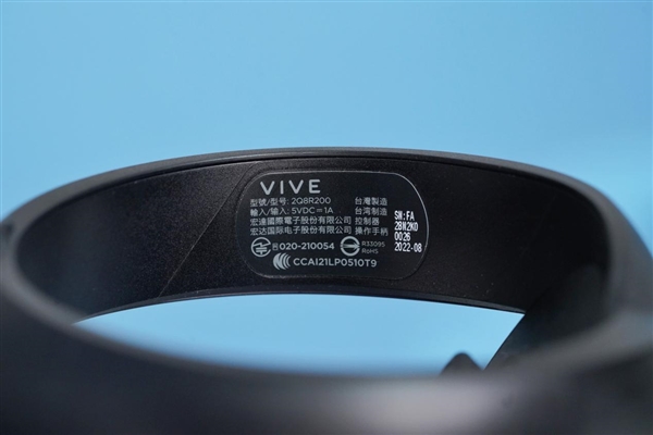HTC首款XR一体机!9888元VIVE XR精英套装图赏