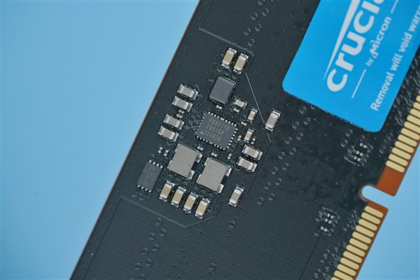 美光原厂颗粒!英睿达DDR5-5600 16GB×2内存图赏