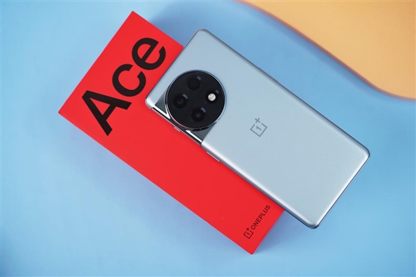 全球首发1.5K灵犀触控屏!一加Ace 2图赏