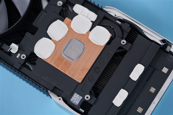 3199元游戏新神器!RTX 4060 Ti图赏