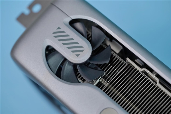 罕见5风扇设计!铭瑄RTX 4070 Ti MGG OC12G显卡图赏