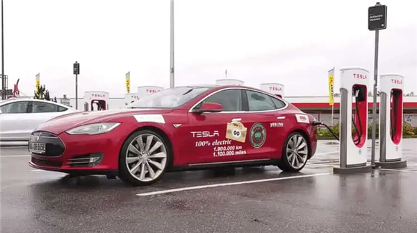 世界最长行驶里程特斯拉Model S：近190万公里、光电机就换了13次