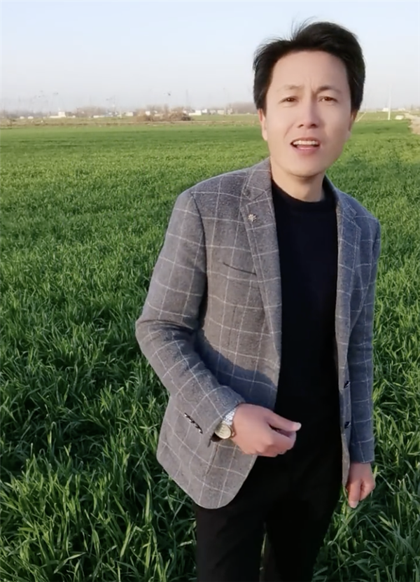退休大姨的梦中情人“秀才”：开始偷年轻人的心了
