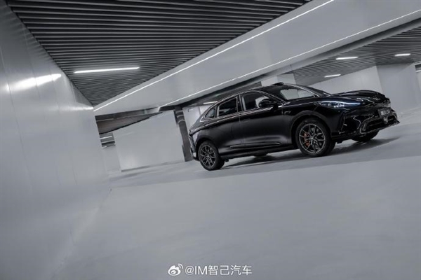 内饰外观全部黑化！智己LS6新车型发布：运动感拉满