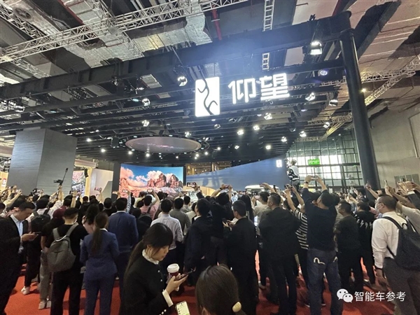 捅破国产售价天花板!比亚迪越野电动车110万开订 网友:太便宜了