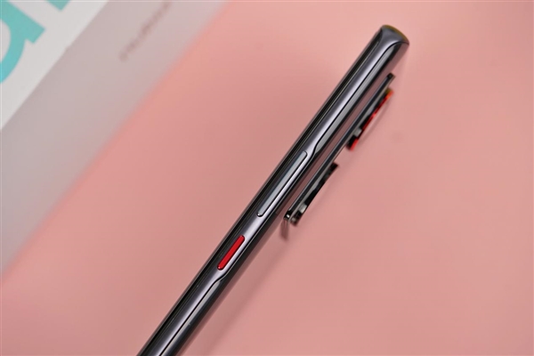 二代骁龙8只要2999元！nubia Z50图赏：一体双曲影像旗舰