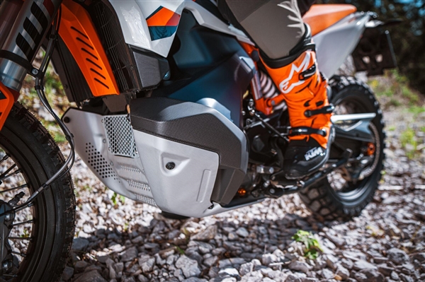 14.98万！KTM 890 ADVENTURE R上市：中型ADV摩托最强