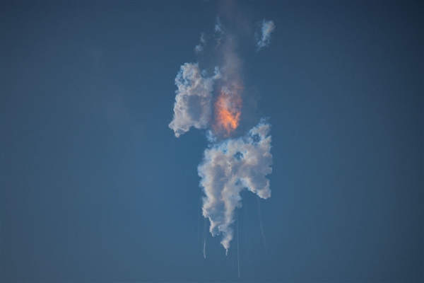 星舰首飞失败 凌空爆炸:马斯克为何如此执着?事关美国大业