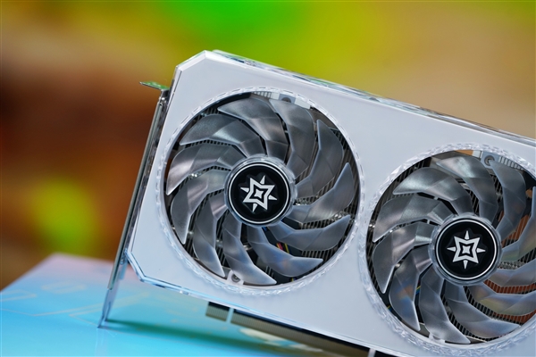 纯白千层镜！影驰RTX 4060 Ti 8GB星曜OC图赏