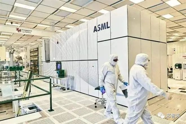 ASML被砍单40% 高贵光刻机卖不动!中芯国际逆势扩产