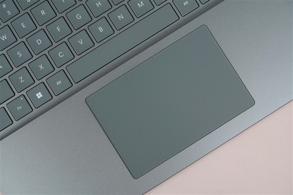 2.2K高色域触控屏!微软Surface Laptop 5图赏