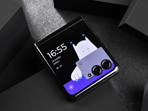 moto razr 40 ultra为何要装一块超大尺寸外屏？看完明白了