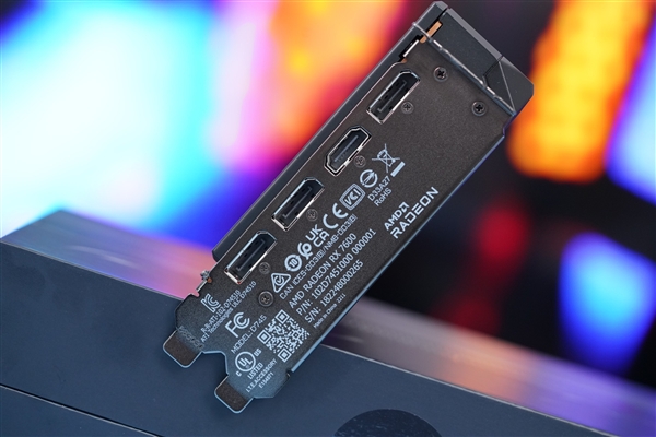 硬刚RTX 4060 Ti！AMD RX 7600图赏