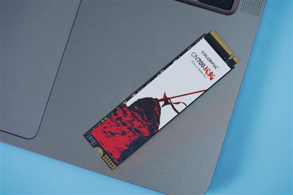 国产主控闪存、满血PCIe 4.0!七彩虹战戟CN700 1TB SSD图赏